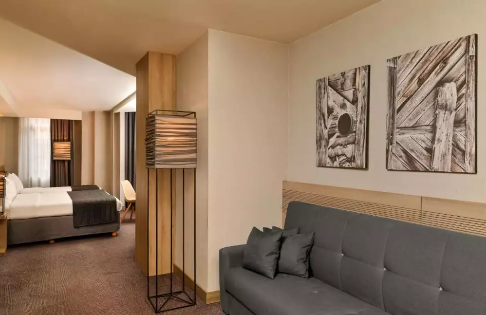 هتل ریپابلیکا ایروان